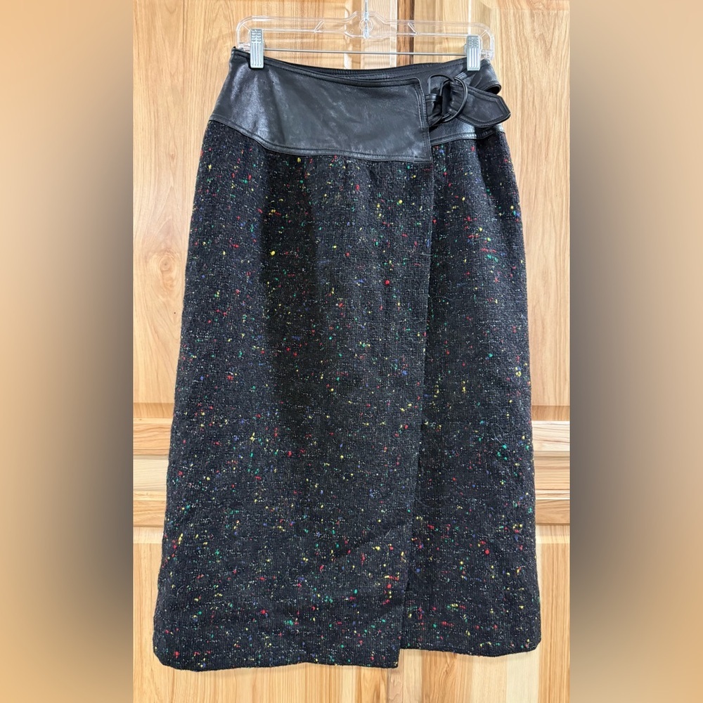 Arlequin Paris Chic Vintage Black Wool Tweed Speckled Skirt with Leather Waist